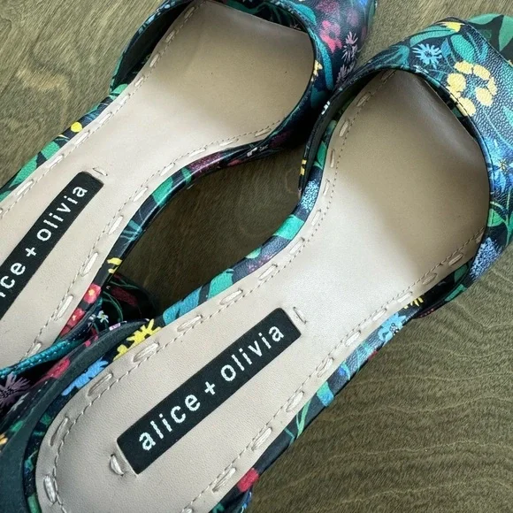 Alice + Olivia by Stacey Bendet Whitney Black Floral Heels Shoes Size 8US 38EU - Picture 4 of 10